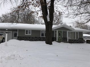 1342 Northwest Dr, Pella, IA 50219