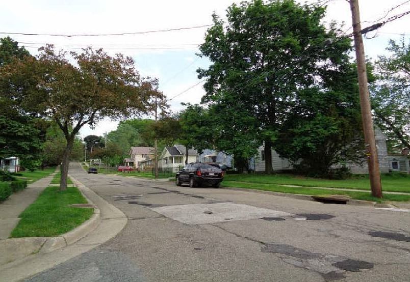 2nd image of 784 Silvercrest Ave