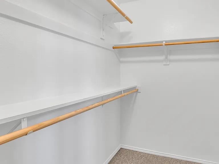 16329 Severn Ln — Photo 24