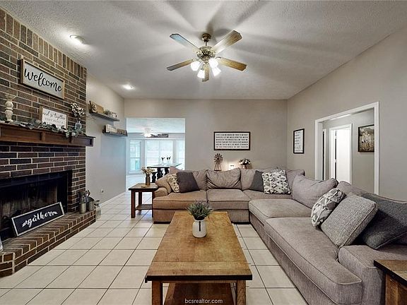 2nd image of 1411 Southern Plantation Dr
