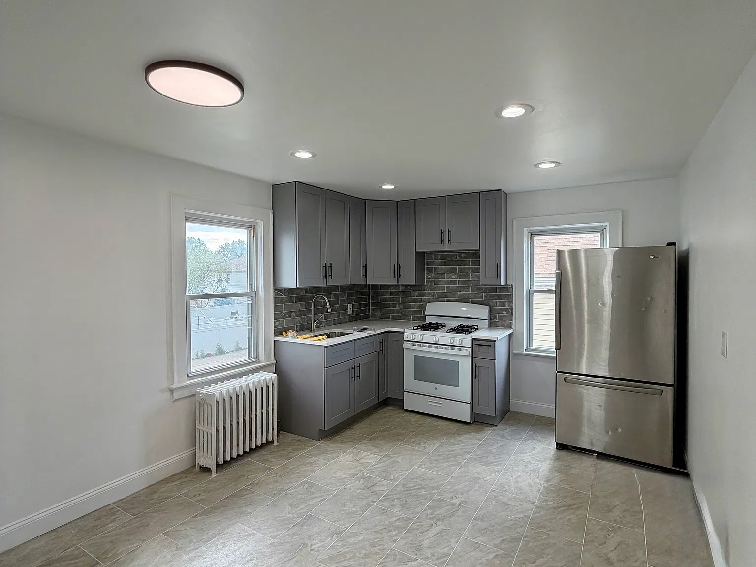 2 bed, 800 sqft, $2,800 — Photo 2