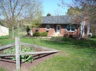 1521 Loop Rd, Manheim, PA 17545