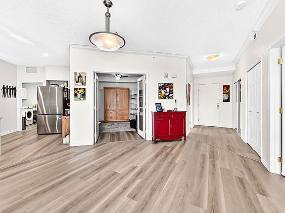 5th image of 728 Country Hills Rd NW #314