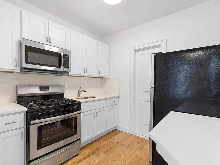 289 New York Ave #5 — Photo 1