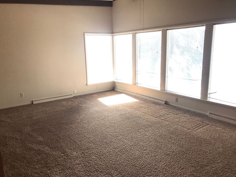 Upstairs living room 