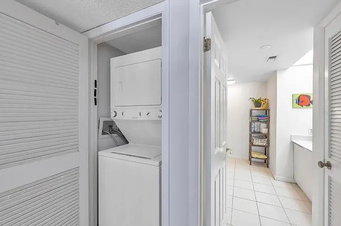 1480 Gulf Blvd #108 — Photo 1
