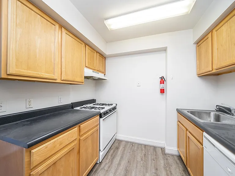 7430 Boulevard East #3B — Photo 1