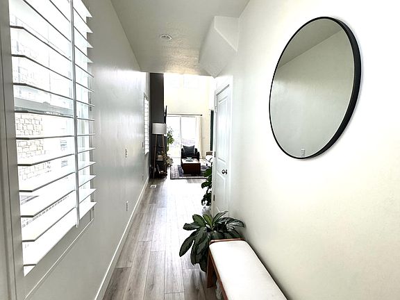 3rd image of 543 N Hawks Rise Ln