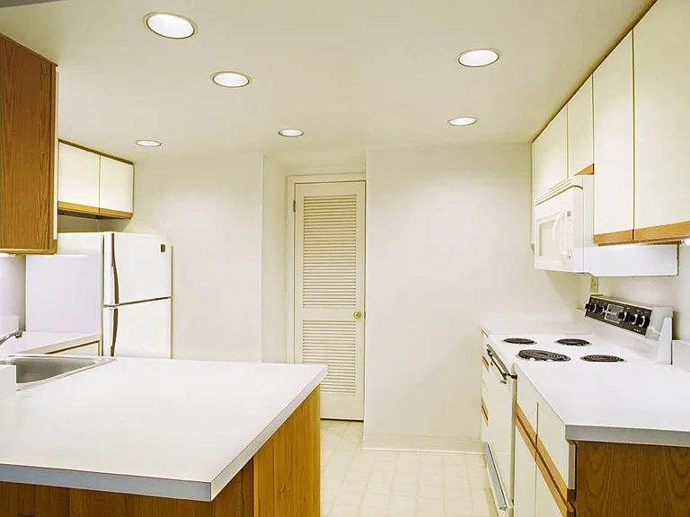 270 Shady Ave #10 — Photo 5