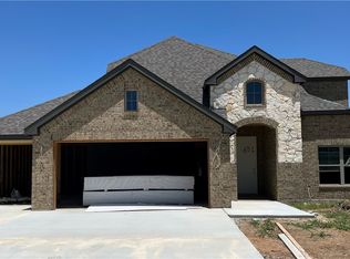 501 Geyser Trl, Mcgregor, TX 76657