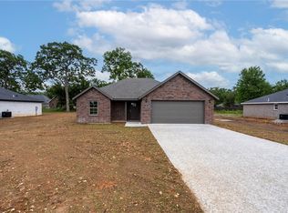 508 Pioneer Ln, Gentry, AR 72734