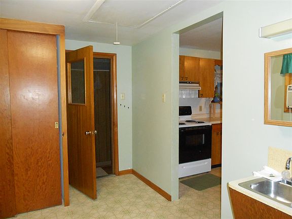5th image of 78 N Pearce St
