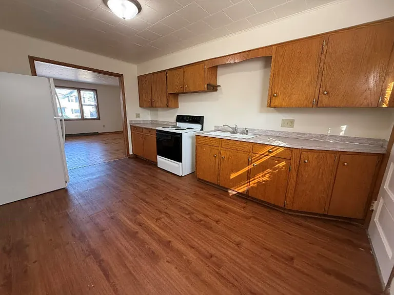 437 W Mill St #3 — Photo 7