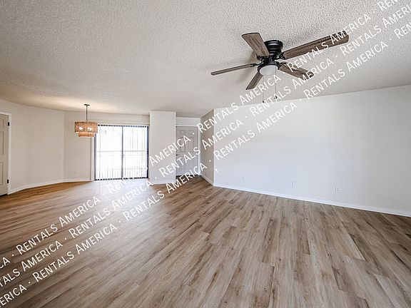 4th image of 9151 W Greenway Rd Unit 205