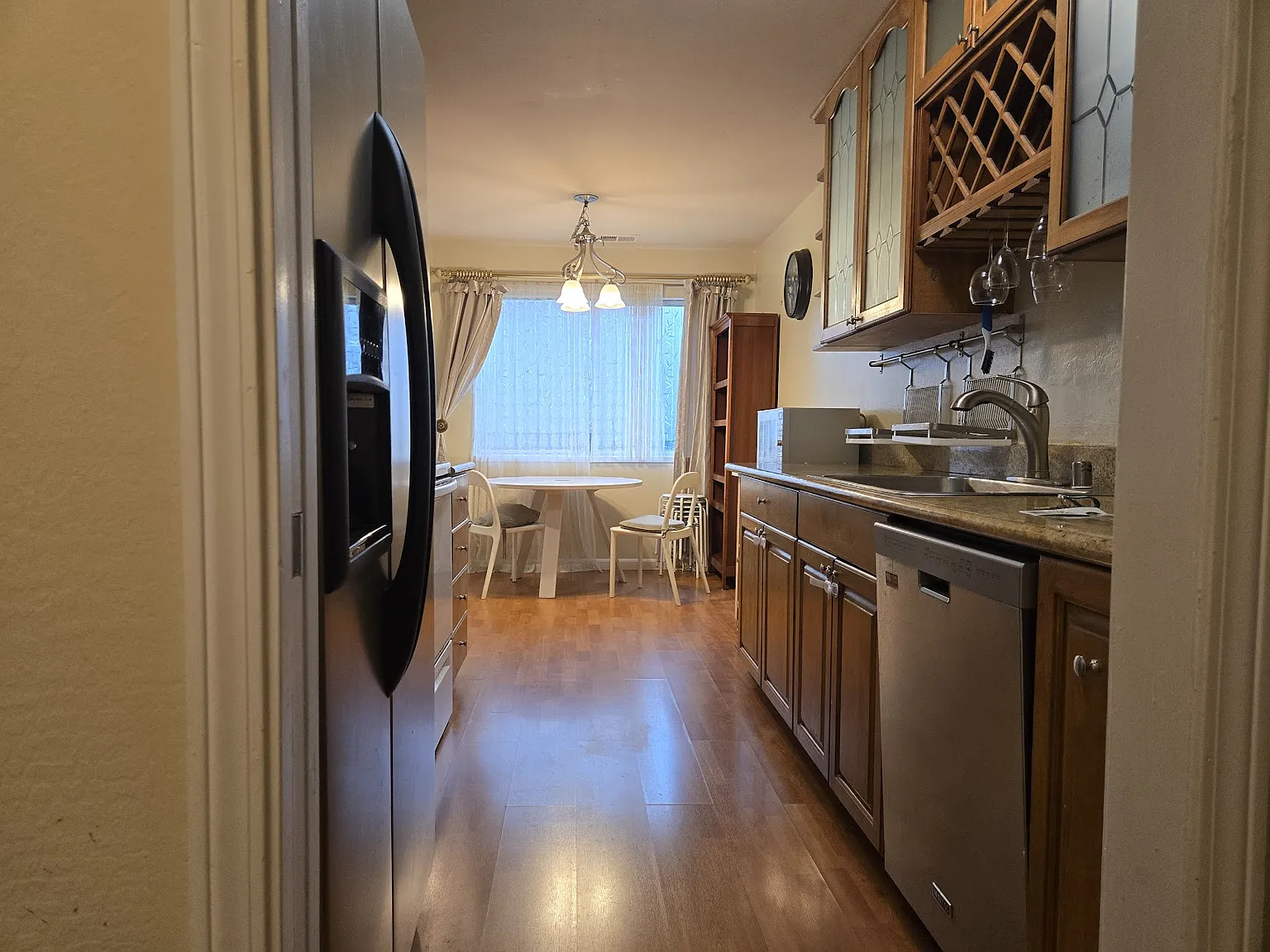 1 bed, 812 sqft, $2,850 — Photo 2