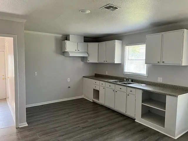 4613 Givens St — Photo 10