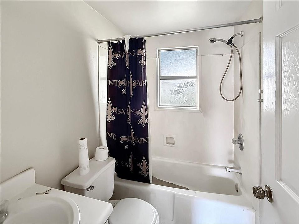 7th image of 2216 Jay St