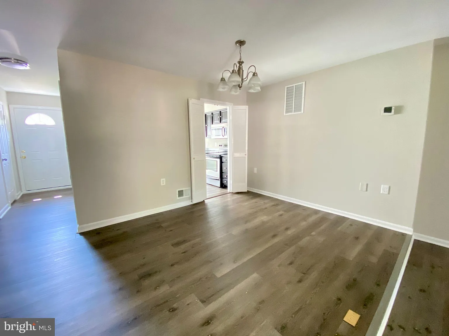 3 bed, 3.5 bath, 1878 sqft, $2,650 — Photo 3