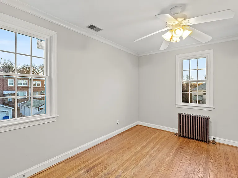 4112 18th Pl NE — Photo 16