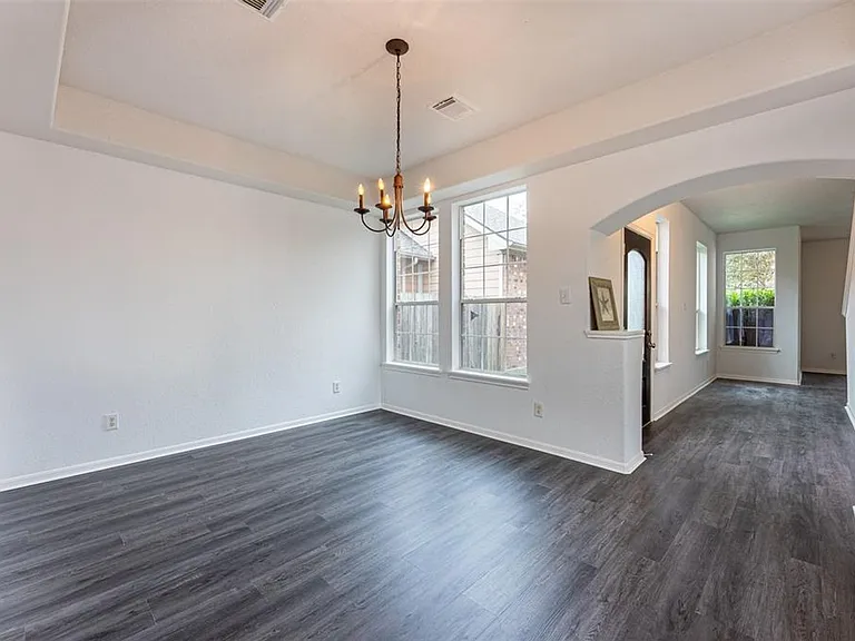 21706 Spring Vine Ln — Photo 10
