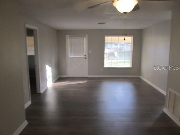 5th image of 245 Oakwood Dr