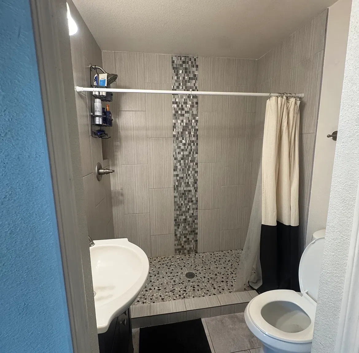 3 bed, 1880 sqft, $3,650 — Photo 4