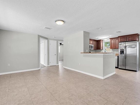 5th image of 7037 Green St