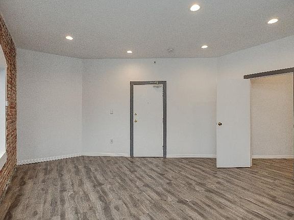 3rd image of 772 S Boyle Ave APT 204
