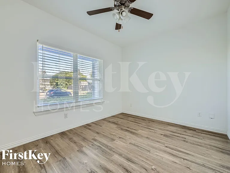 7384 Parkside Place Dr — Photo 14