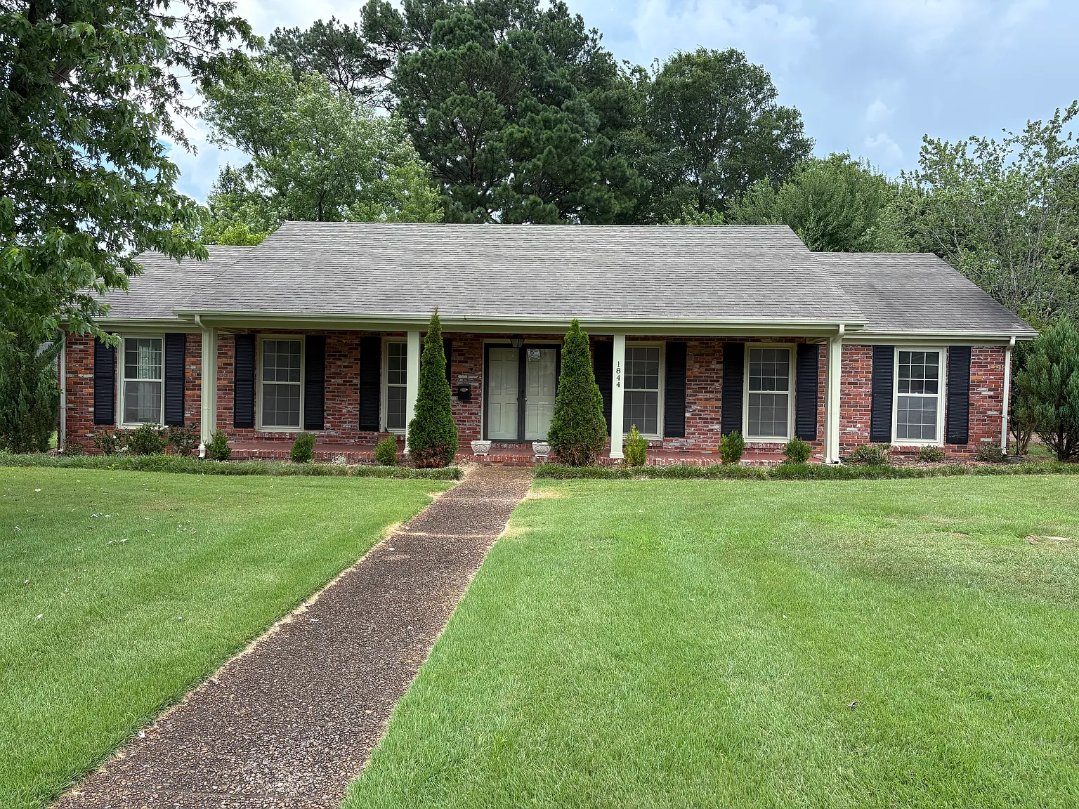 3 bed, 1893 sqft, $2,000 — Photo 3