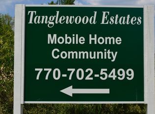 1206 W Pine Ridge Dr, Acworth, GA 30102