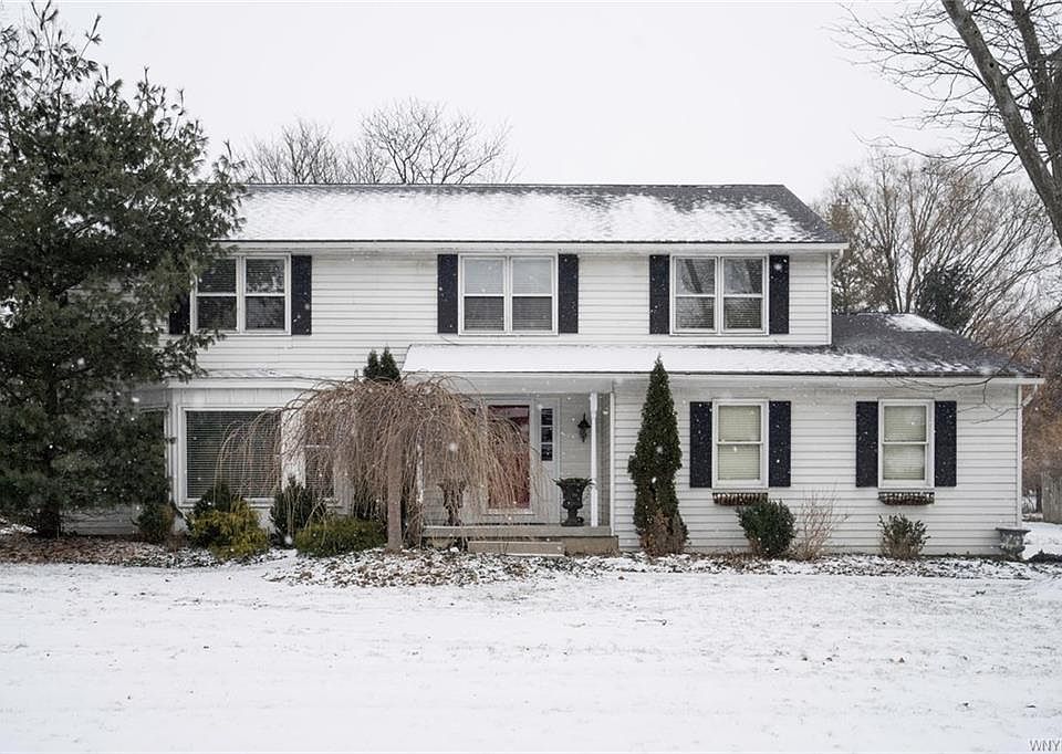 1st image of 21 Chapel Woods W