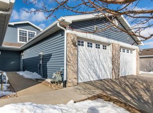 591 Pointe Ct SW, Rochester, MN 55902