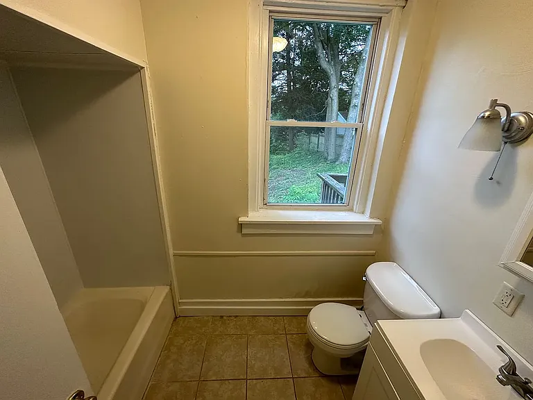 440 N Broad St #1 — Photo 4