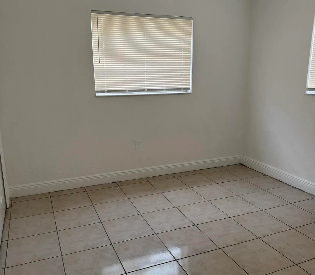 2 bed, 1.0 bath, 829 sqft, $1,750 — Photo 4