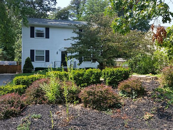 2nd image of 318 Beach Dr