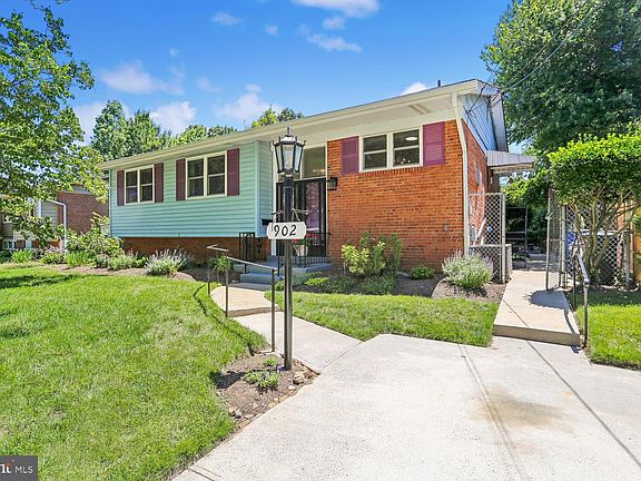 3rd image of 902 Malta Ln