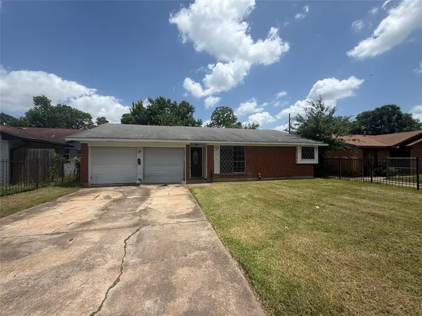 6119 Standing Oaks St, Houston, TX 77050