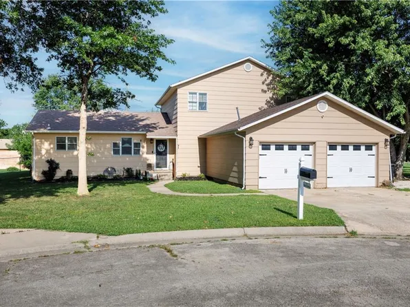 37 Century Pkwy, Neodesha, KS 66757