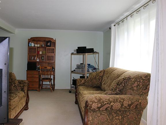5th image of 303 Huronia Beach Dr