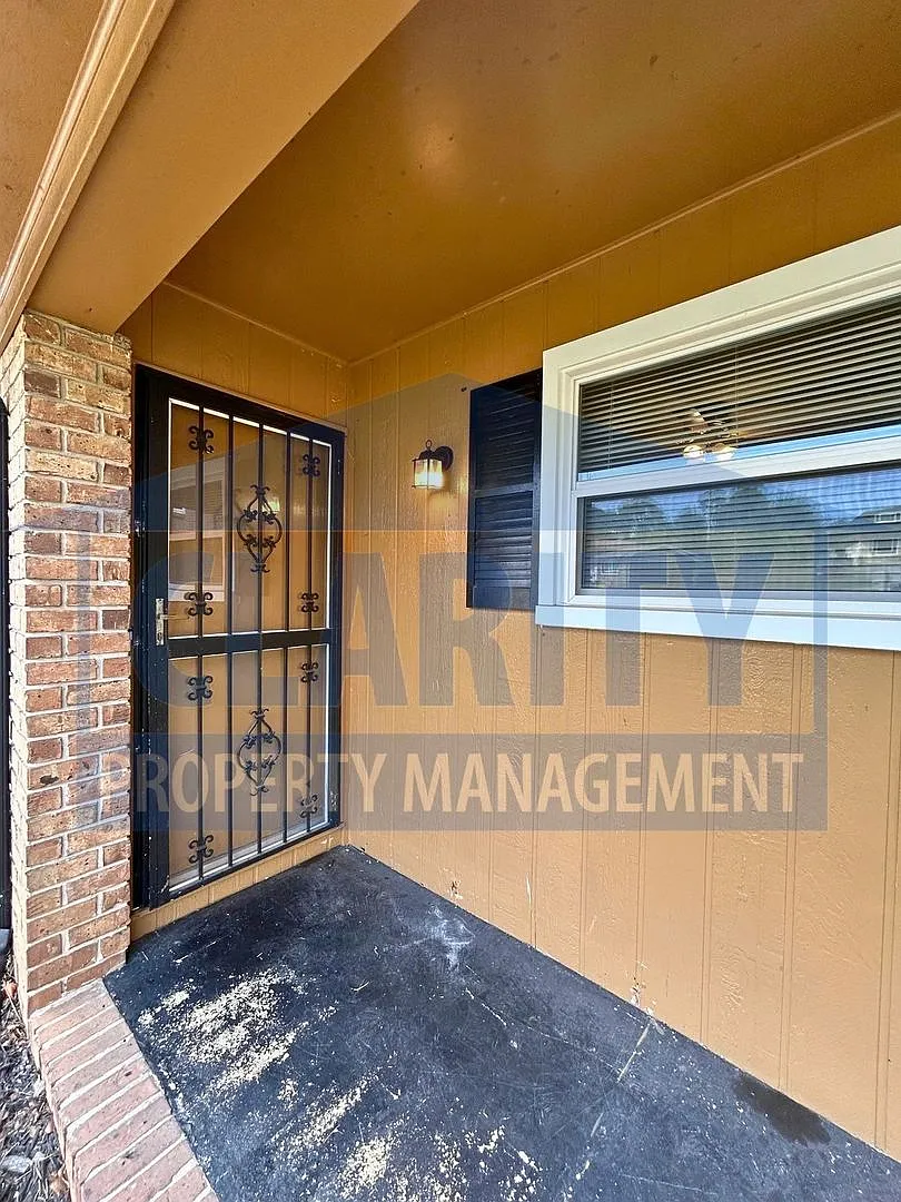3812 Cherwood Lane — Photo 2