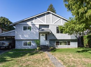 11819 230th St, Maple Ridge, BC V2X6R3