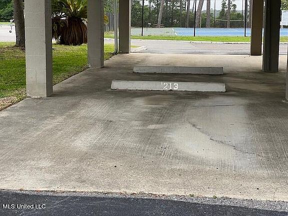 3rd image of 3230 Cumberland Rd APT 213