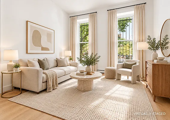 Living room, photo 2