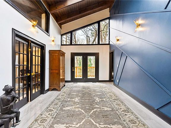 3rd image of 1008 McConnell Dr