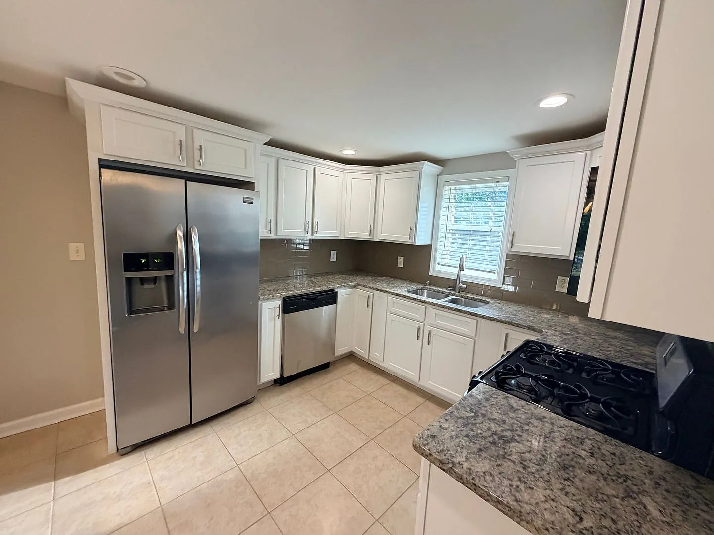 3567 Brookfield Ln — Photo 4