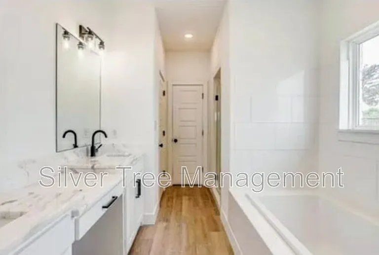 9073 Quarry Hill Ct — Photo 10