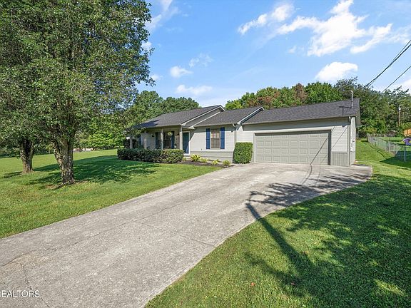 3rd image of 6319 Ruggles Dr