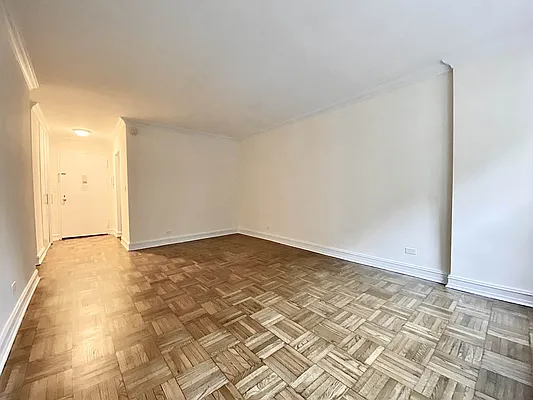 Rented by Anchor Associates | media 17