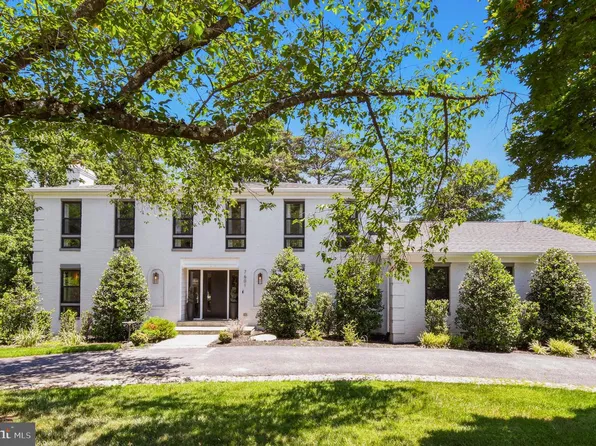 7601 Persimmon Tree Ln, Bethesda, MD 20817